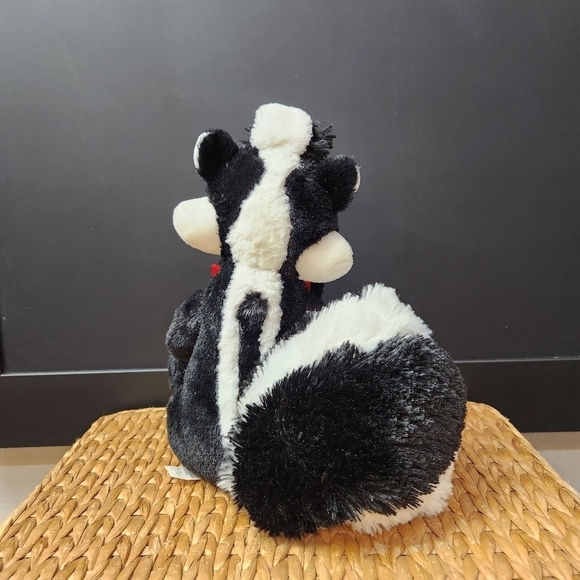 PEPÉ Le Pew I Pick You Talking Plush with Daisy Hallmark Looney Tunes - Picture 5 of 9